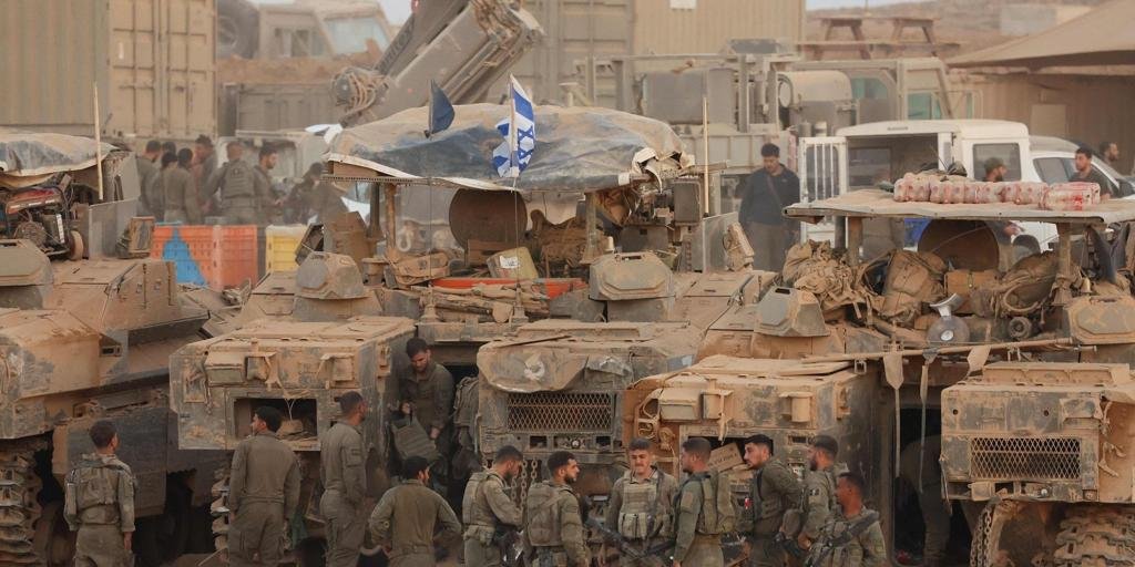 Miles de gazatíes regresan a sus casas tras la entrada en vigor del alto el fuego