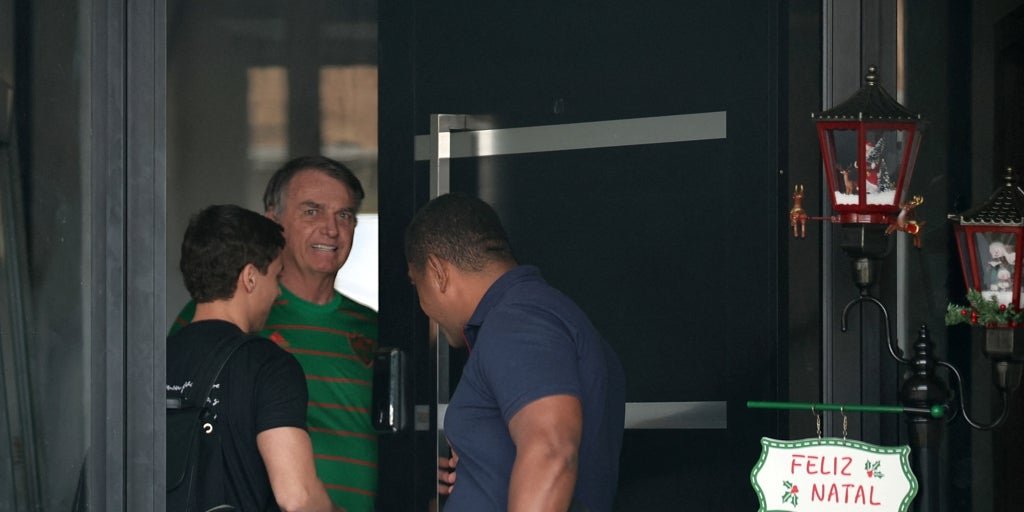 El juez envía a prisión a Bolsonaro tras intentar quitarse la tobillera electrónica en su domicilio