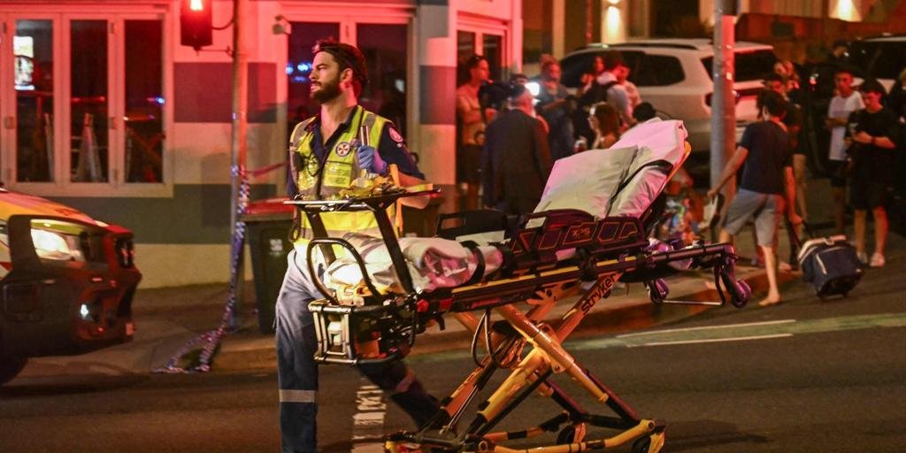 Al menos doce muertos, entre ellos un atacante, en un tiroteo contra un festival judío en la playa más popular de Sídney