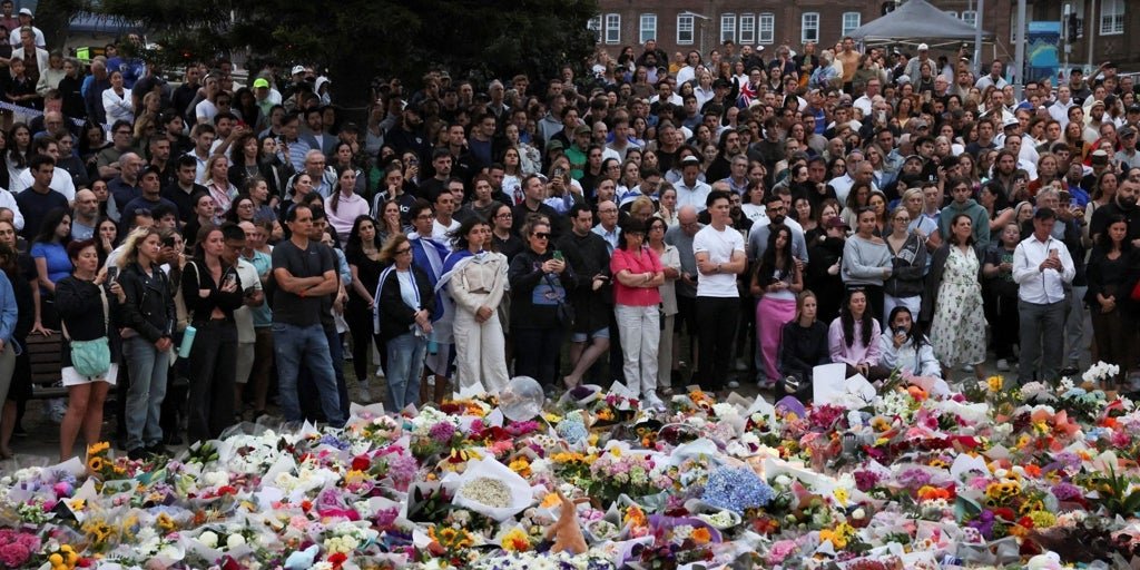 Australia, conmocionada tras el ataque islamista de padre e hijo contra la comunidad judía, el peor atentado en tres décadas
