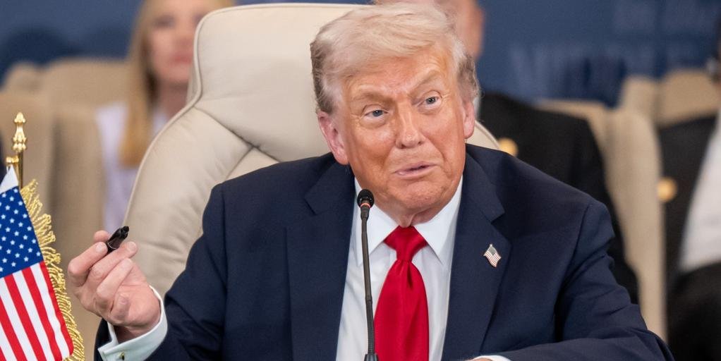 Trump azuza su enfrentamiento contra una Europa «en decadencia»: «Son débiles, no saben qué hacer»