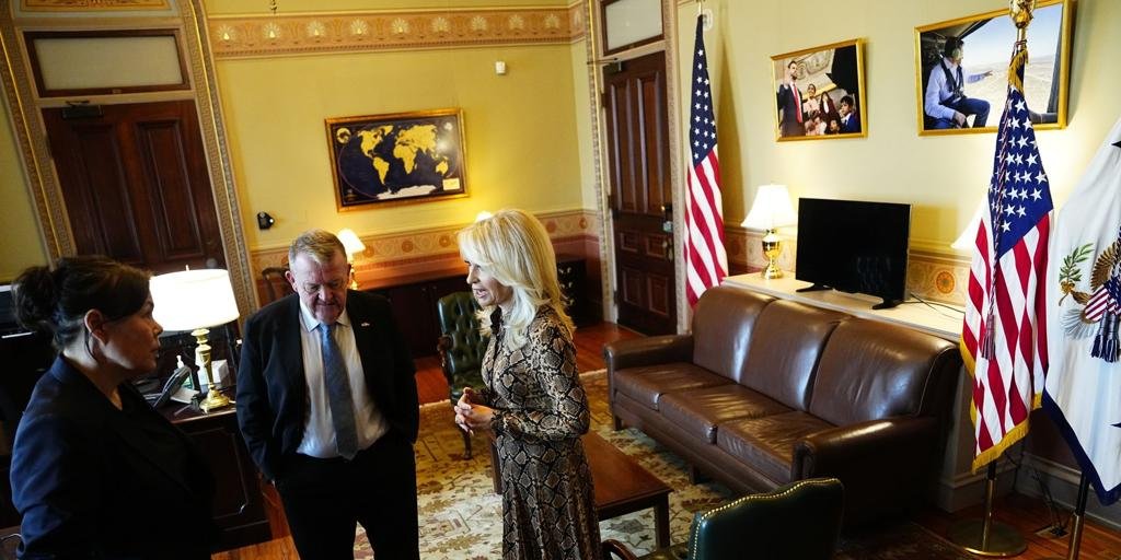 EE.UU. pone precio a Groenlandia: 700.000 millones de dólares