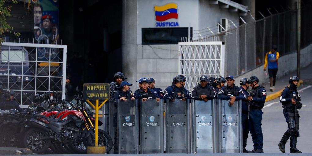 El régimen chavista exhibe la liberación de presos políticos como «gesto unilateral de paz»