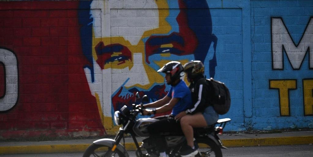 Sin celebraciones ni resistencia en Caracas: conmoción y calma tensa ante el vacío de poder