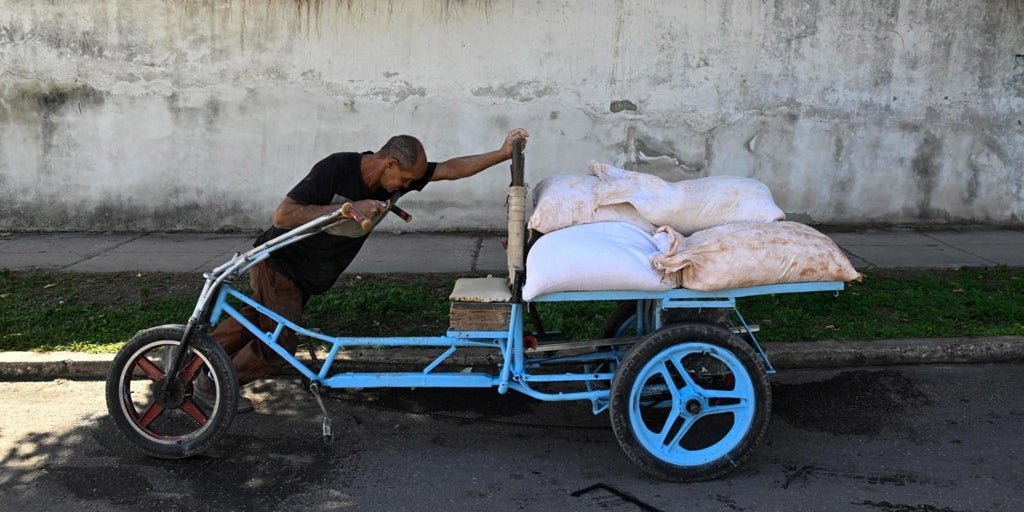 Los cubanos, ante el grave desabastecimiento de combustible: «No se puede resistir con hambre»