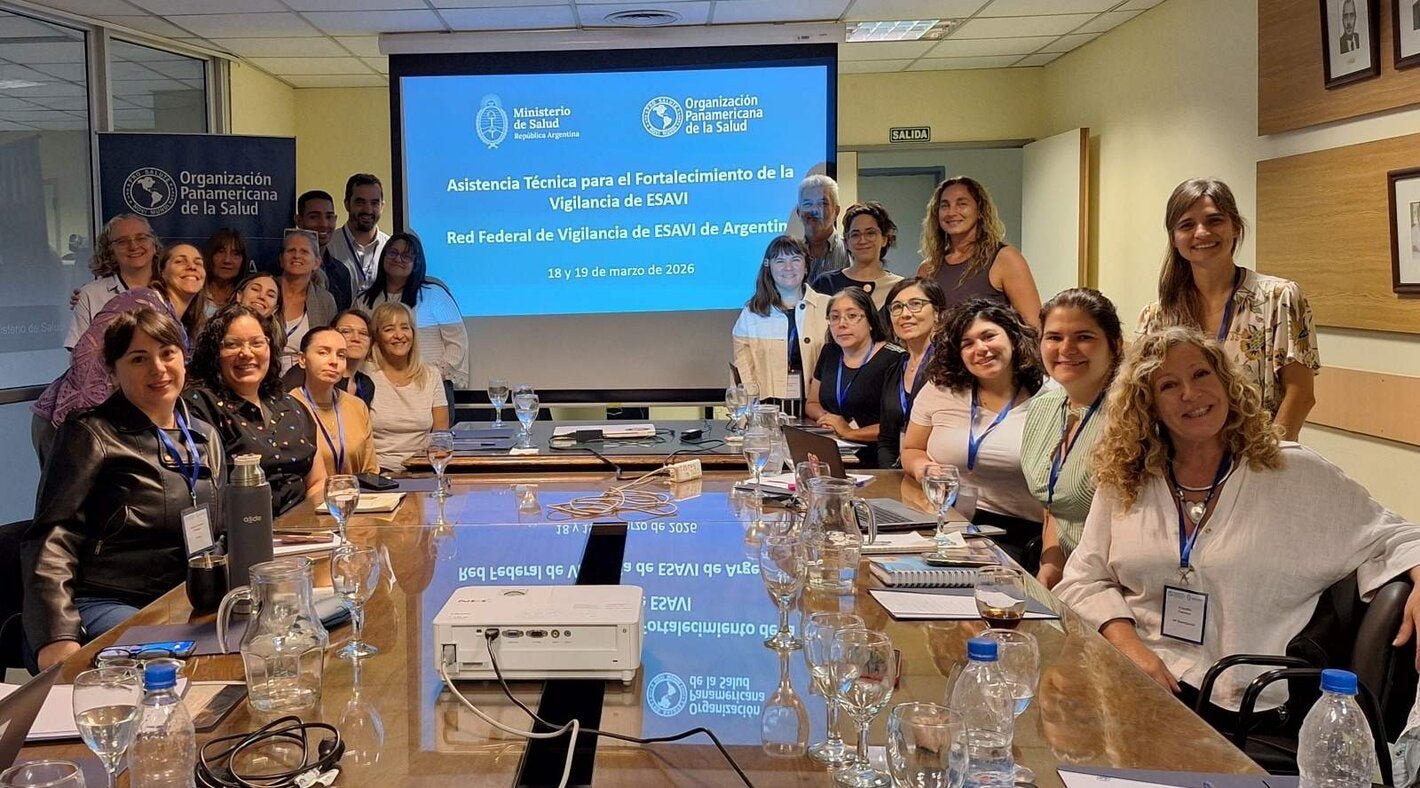 OPS Argentina, el Ministerio de Salud de la Nación y la Ciudad Autónoma de Buenos Aires trabajan en conjunto para optimizar la seguridad en vacunas