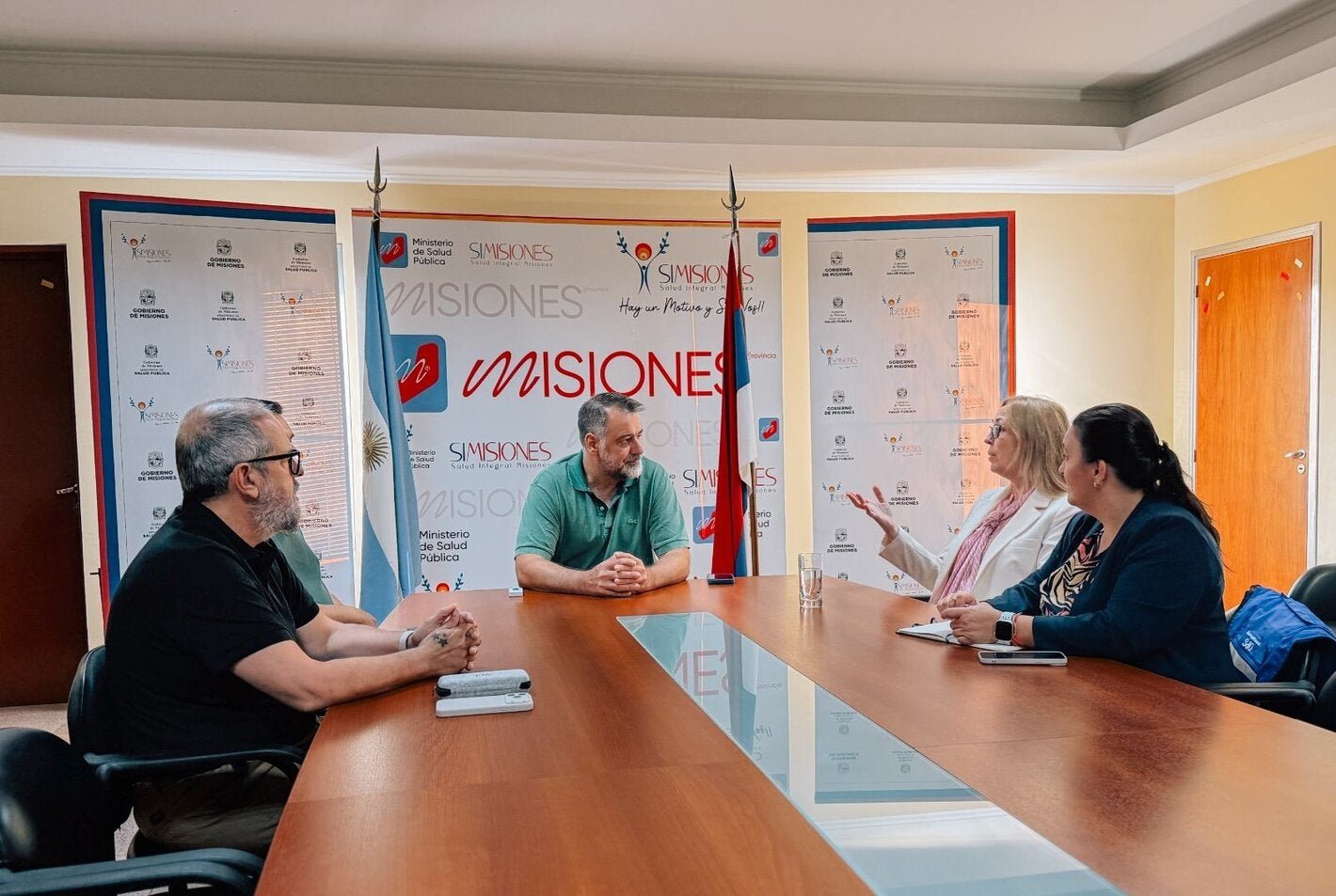 OPS Argentina y Misiones compartieron una agenda de trabajo centrada en atención primaria y salud comunitaria