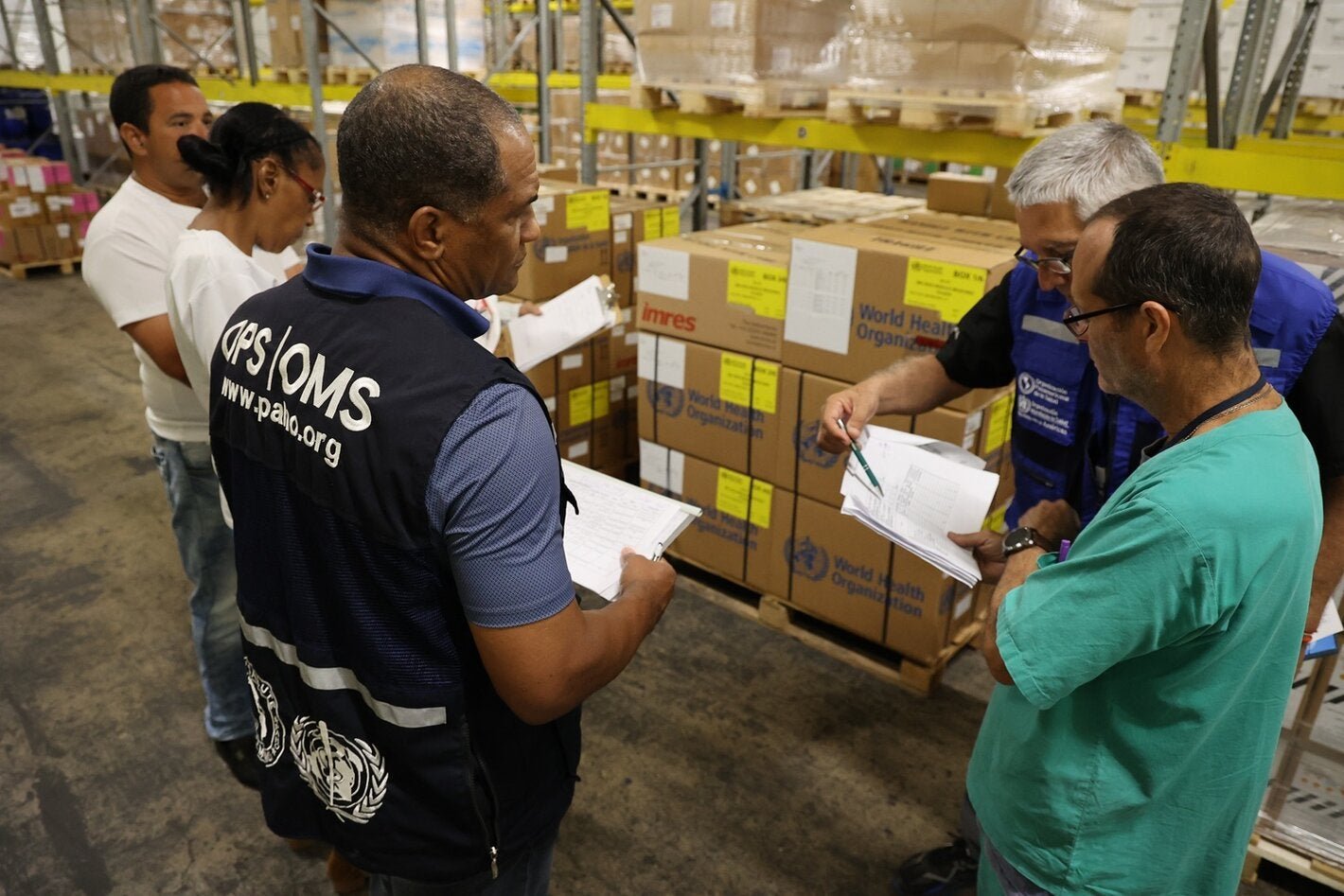 Apoyo logístico para acelerar la distribución de insumos médicos en Cuba