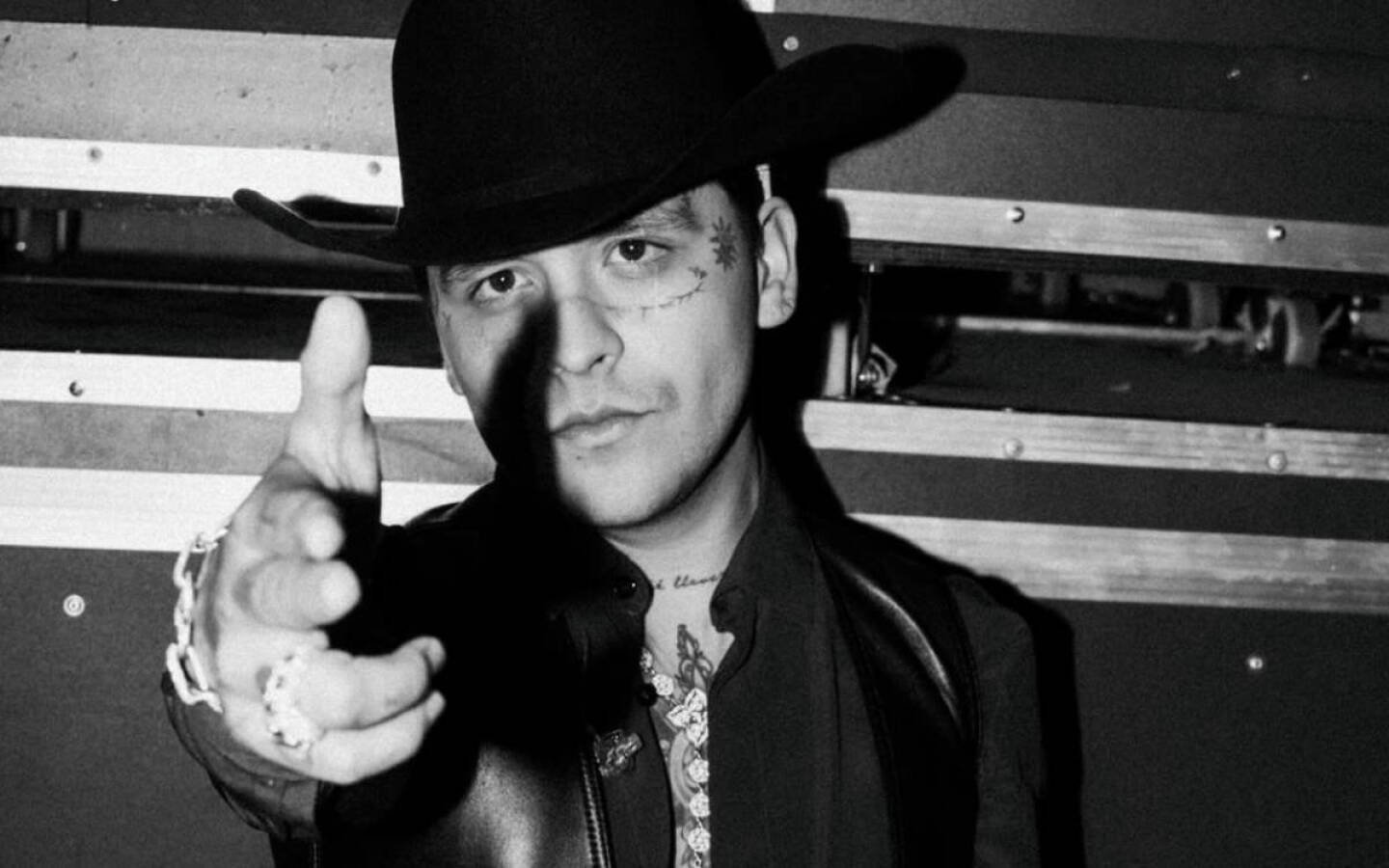 ¿Christian Nodal confirmó problemas con su papá?: “Ese gü*y me traicionó”, ¡lanza dardo! VIDEO