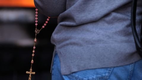 Despiden en su escuela a Kevin González, joven con cáncer terminal, entre aplausos en Durango