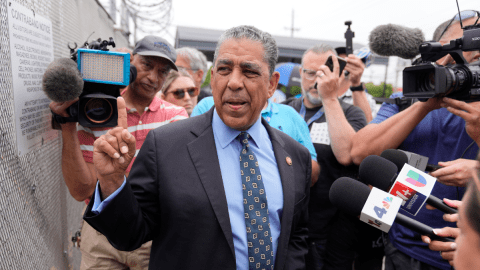 Espaillat exige investigar uso de gas lacrimógeno en Delaney Hall, centro de detención de ICE en Nueva Jersey