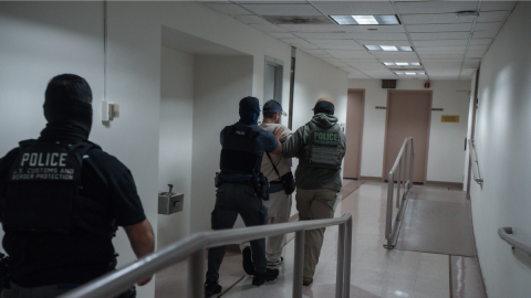 ICE ignora fallo judicial y arresta a ciudadano hondureño en tribunal de inmigración