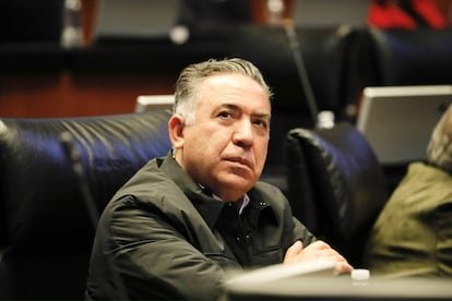 La apremiante incógnita de Enrique Inzunza: reaparecer, pedir licencia o que Morena lo separe del cargo