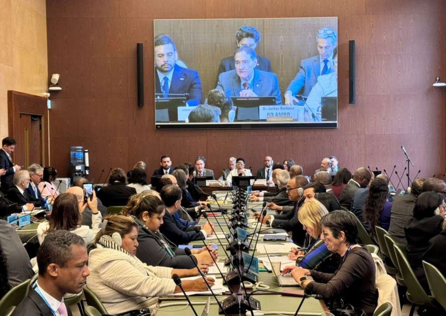 La Asamblea Mundial de la Salud abre con foco en equidad, resiliencia y cooperación mundial en salud; las Américas desempeñan un papel activo