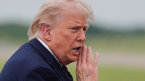 Más sudafricanos blancos podrán ingresar como refugiados tras decisión de Trump