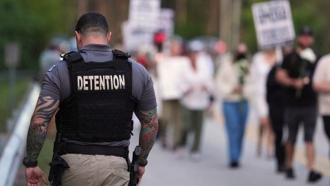 Muertes y hacinamiento golpean centros de ICE en California durante la era Trump