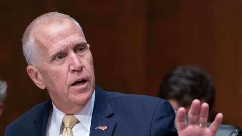 Polémica entre senadores republicanos por el presupuesto migratorio de $72 mil millones