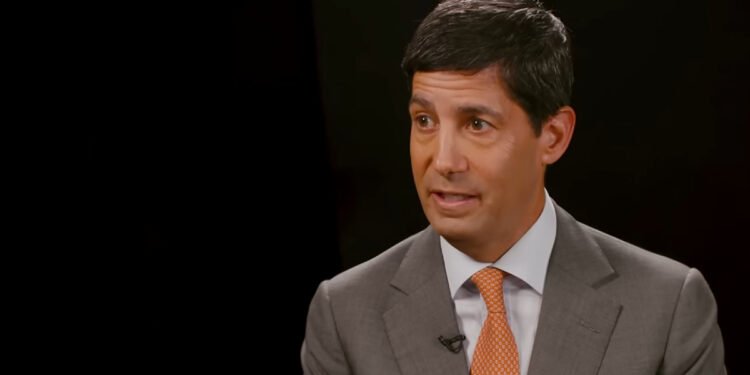 ¿Qué implica para el precio de bitcoin la llegada de Kevin Warsh a la FED?