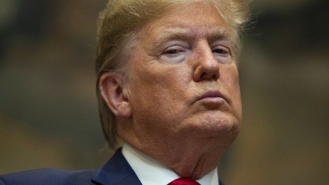 Trump mina la democracia con fondos públicos