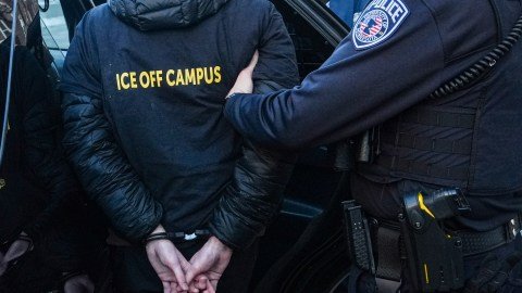 Fiscalía de EE.UU. acusa a 15 personas de obstruir operativos migratorios en Minnesota