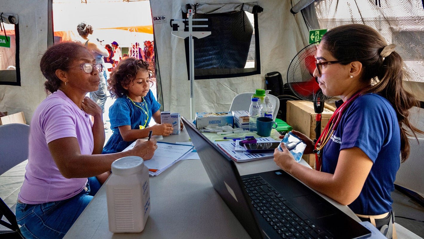 Dos semanas después de los terremotos en Venezuela, la OPS destaca que las necesidades de salud siguen siendo urgentes mientras la respuesta avanza hacia la recuperación