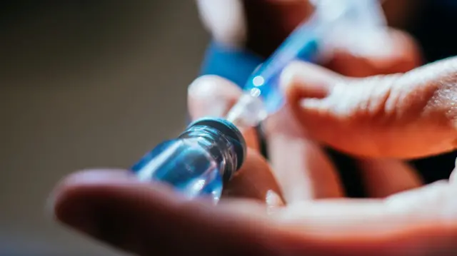 El médico alemán condenado a cadena perpetua por el asesinato de 15 pacientes y sospechoso de más casos