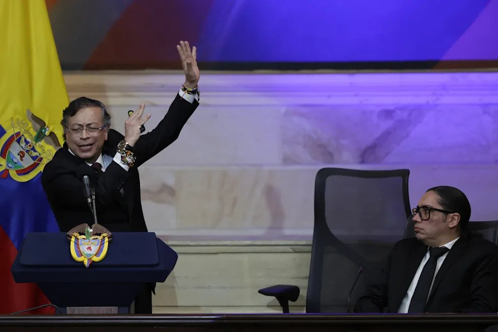 El uribista Honorio Henríquez presidirá Senado de Colombia tras lograr apoyo del petrismo