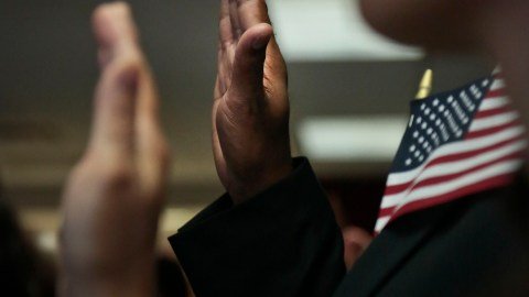 Jueces podrán decidir casos de asilo o deportación más rápido con nueva regla de USCIS