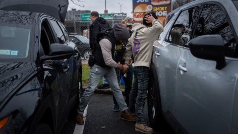La línea dura republicana se une en un yate en Washington para exigir deportaciones masivas