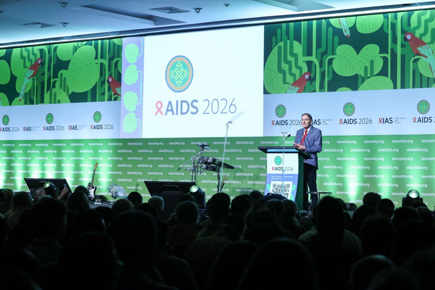 Las Américas cuentan con las herramientas para eliminar el VIH, pero persisten brechas de acceso y cobertura, afirma la OPS en AIDS 2026