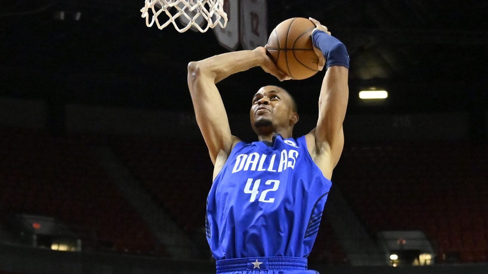 Live Updates: 2026 NBA Summer League, Day 9  | Kaodirichi Akobundu-Ehiogu and the Mavericks face the Knicks
