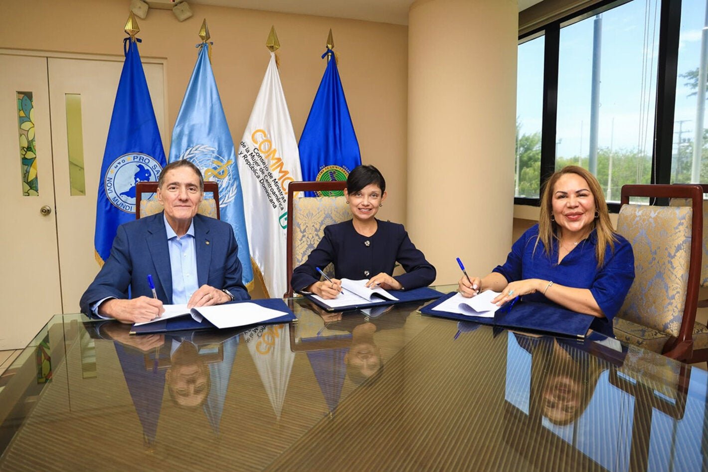 OPS y Consejo de Ministras de la Mujer de Centroamérica y República Dominicana refuerzan cooperación por la salud de las mujeres