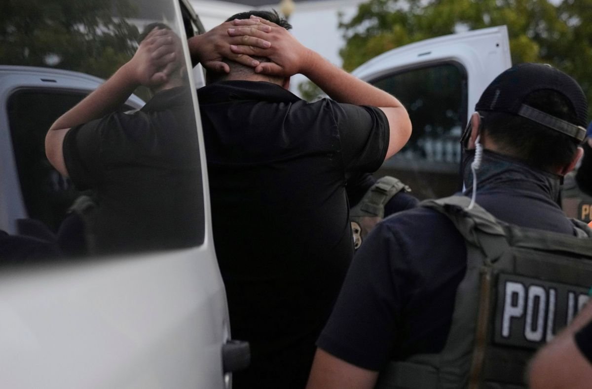 Política migratoria de Trump golpea más a los latinos, revela informe