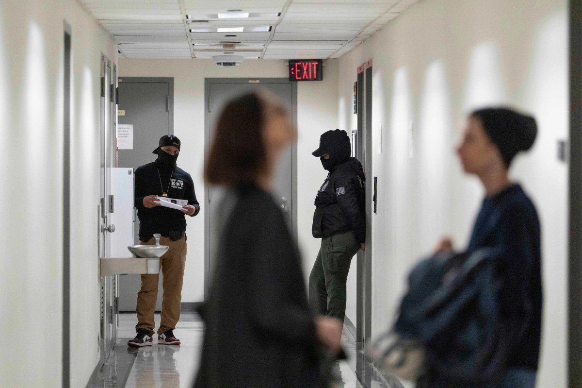 ¿Por qué son preocupantes las audiencias masivas en cortes para deportaciones de inmigrantes?