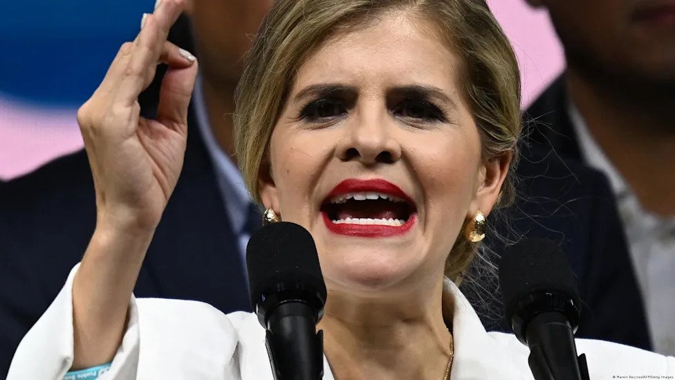 Presidenta de Costa Rica denuncia planes contra su vida