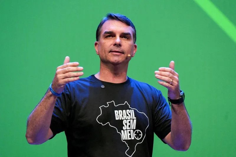 Presidente argentino vuela a Brasil para apoyar candidatura presidencial de Bolsonaro
