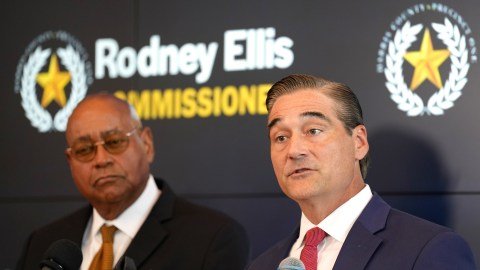 Sigue sin conocerse el nombre del agente de ICE que disparó contra el mexicano Lorenzo Salgado