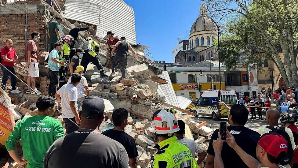 Aumenta a 224 el número de muertos por el terremoto de 7.4 en Colombia
