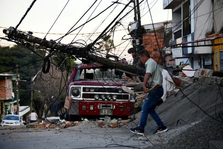 Colombia agota el plazo para hallar supervivientes del terremoto