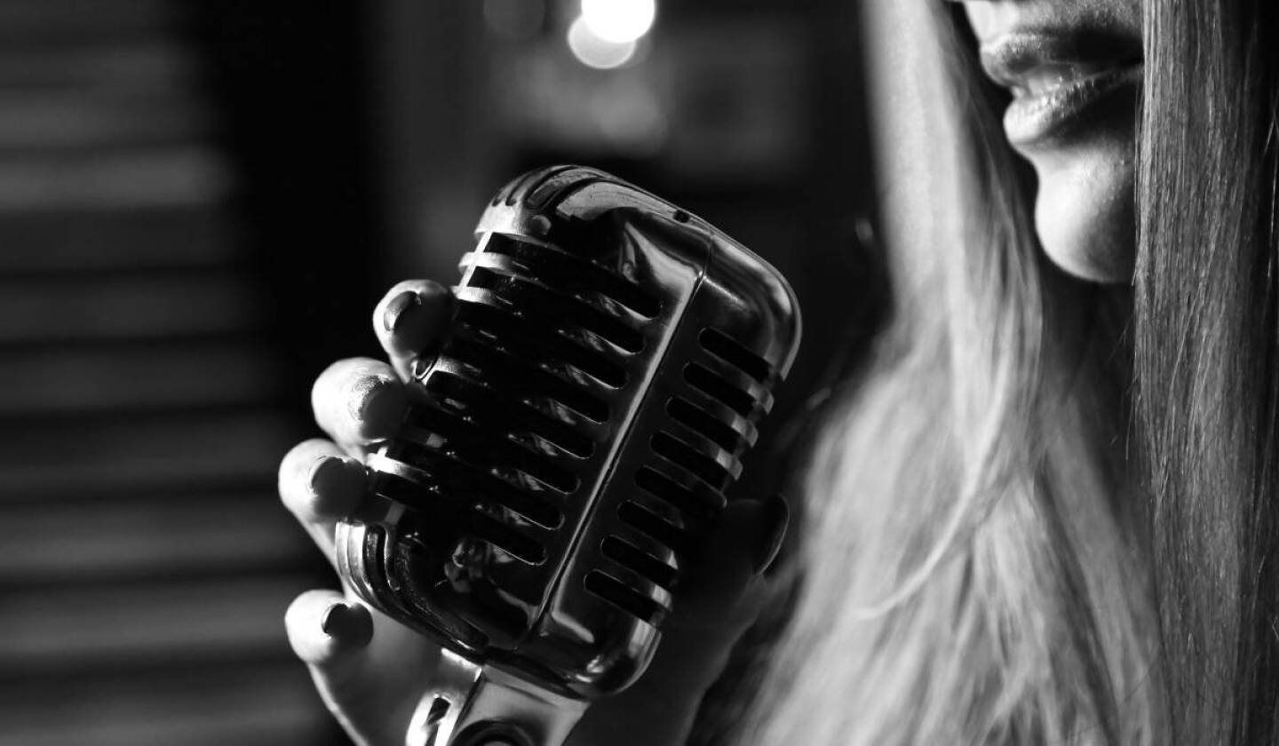 Famoso cantante anuncia muerte de su hija a los 23 años; la despide con triste mensaje: “Mucho dolor”