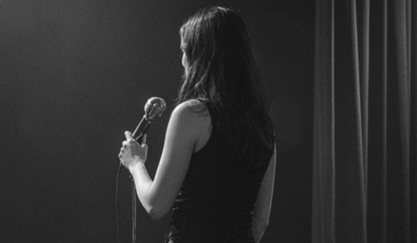 Muere querida cantante a los 46 años tras luchar contra terrible enfermedad; así fue cómo la despidieron