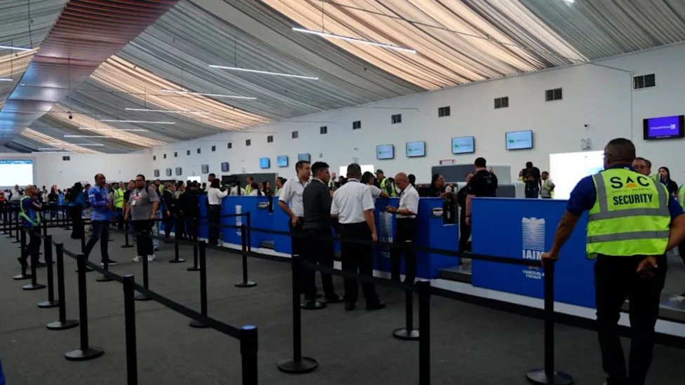 Principal aeropuerto de Venezuela reabrirá el 1 de septiembre tras afectaciones por los terremotos