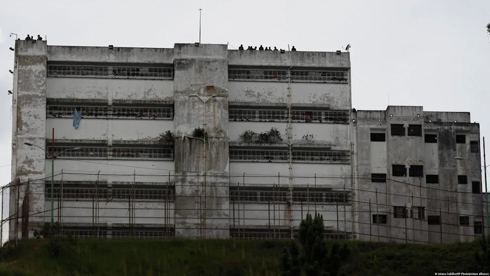 Venezuela: excarcelan a tres militares acusados de “traición a la patria”