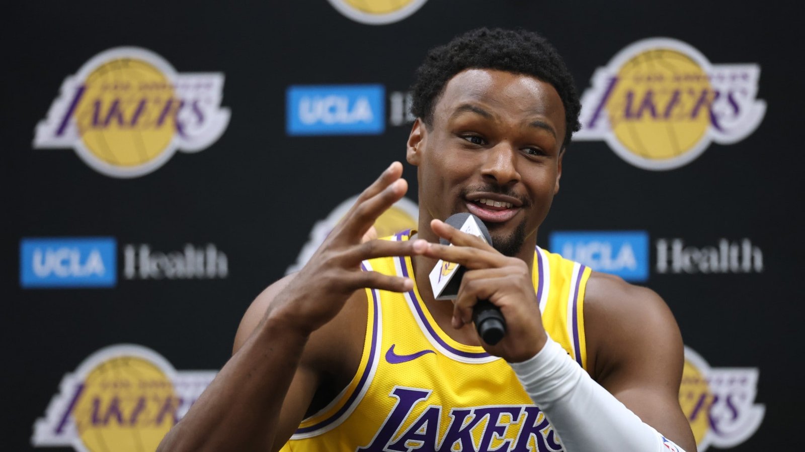Bronny James focused on his own path with younger Lakers