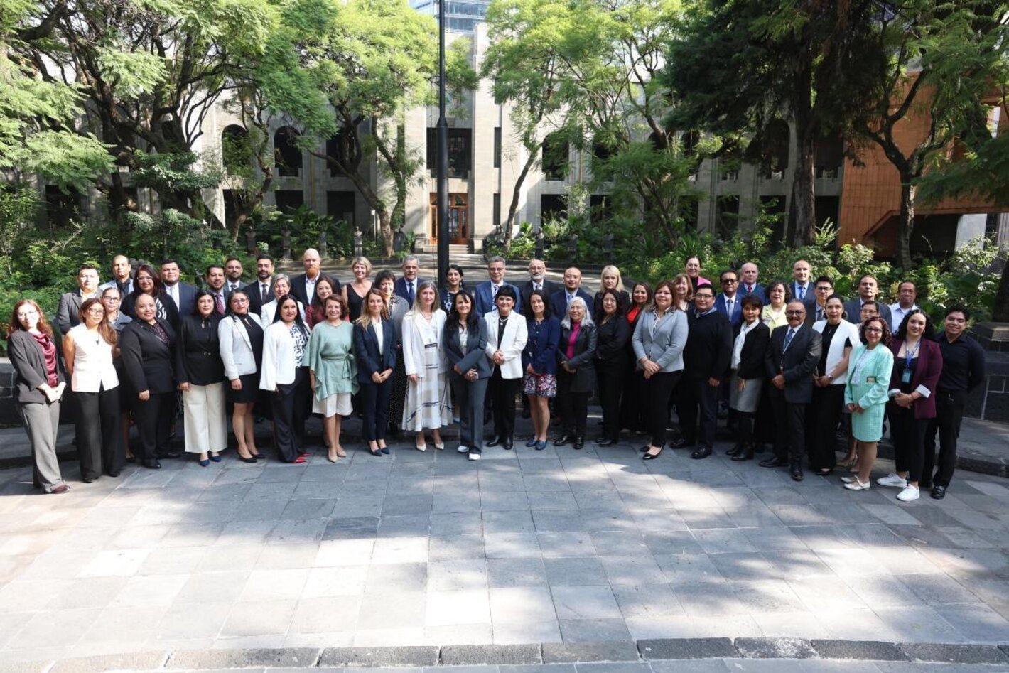 COFEPRIS recibe misión de la OMS para fortalecer su reconocimiento como autoridad reguladora de referencia internacional
