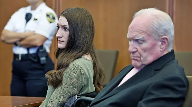 Cómo el juicio por asesinato de Lindsay Clancy ha dividido a EE.UU. sobre si es víctima de psicosis posparto o una criminal que mató a sus 3 hijos