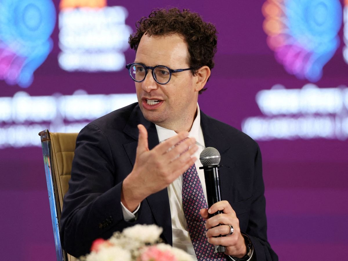El CEO de Anthropic pide “bajar el ritmo” del desarrollo de la IA: Sam Altman y Elon Musk le muestran su apoyo