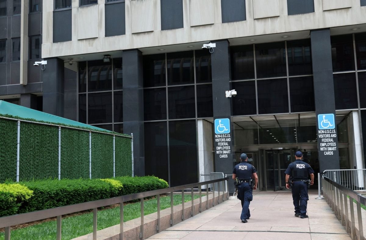 Juez federal señala condiciones “inhumanas” en ICE: salas abarrotadas, insalubres y degradantes