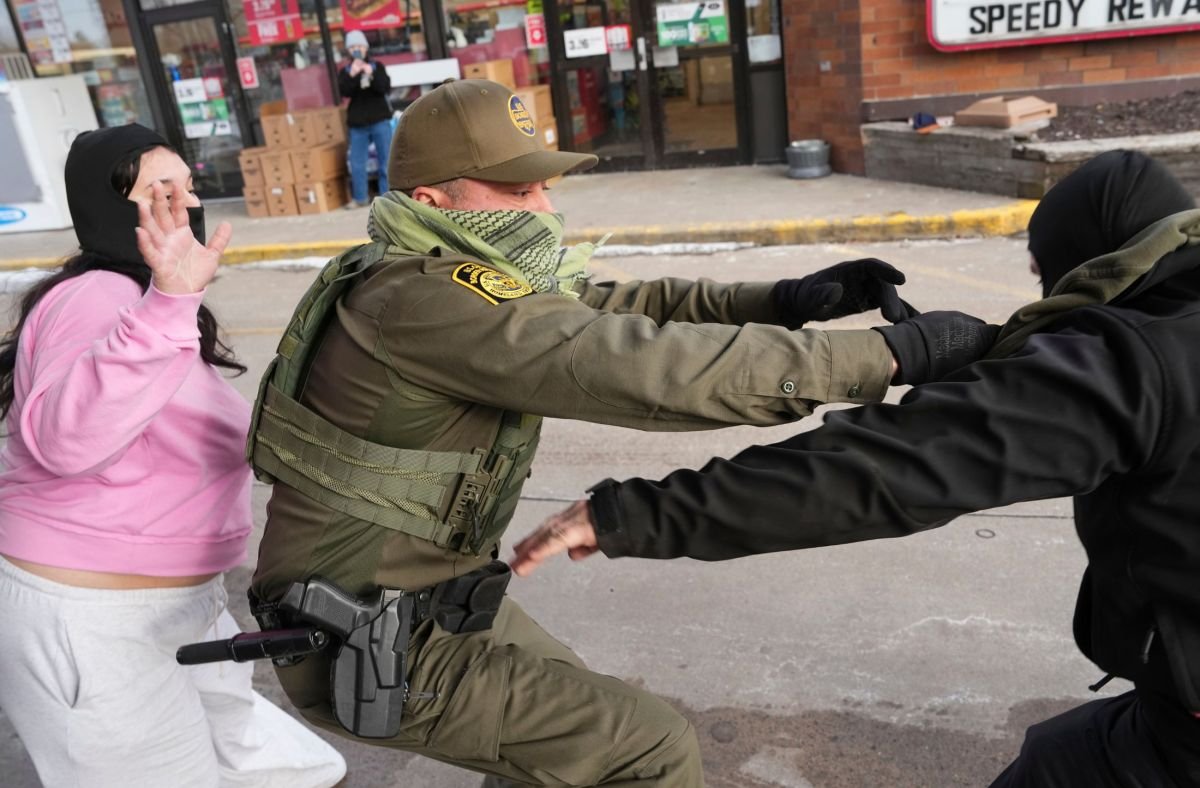 Jueza limita arrestos de ICE sin orden en California: exige demostrar riesgo de fuga