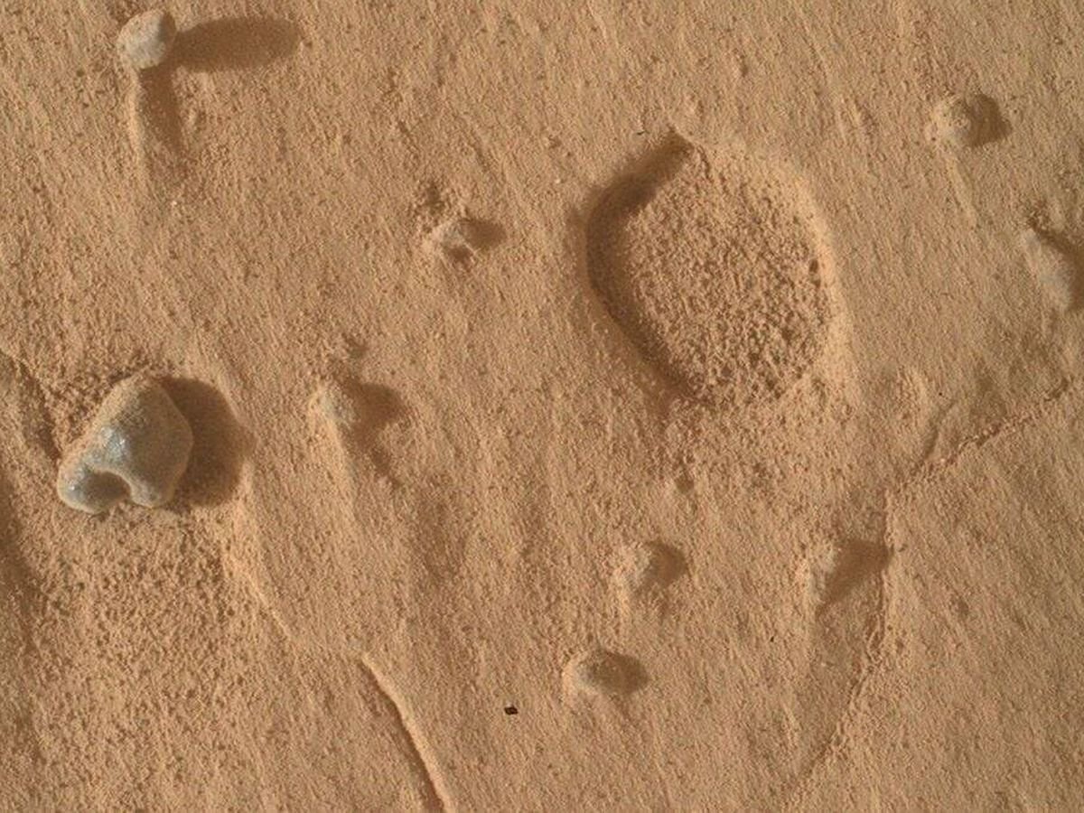 La NASA explora la superficie de Marte y encuentra unas extrañas cavidades que los científicos no pueden explicar